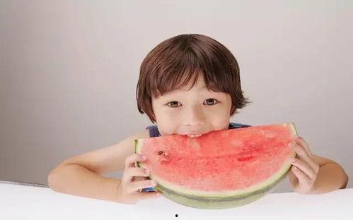 吃西瓜的瓜妹,西瓜美食之旅