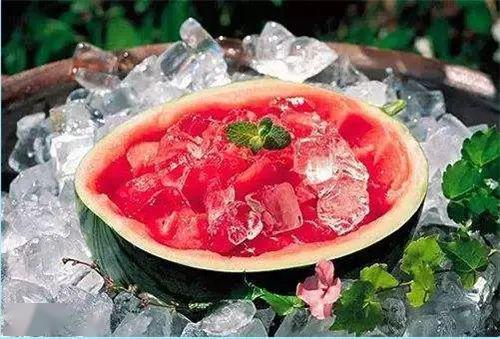 电视机吃瓜,揭秘“吃瓜群众”的娱乐生活